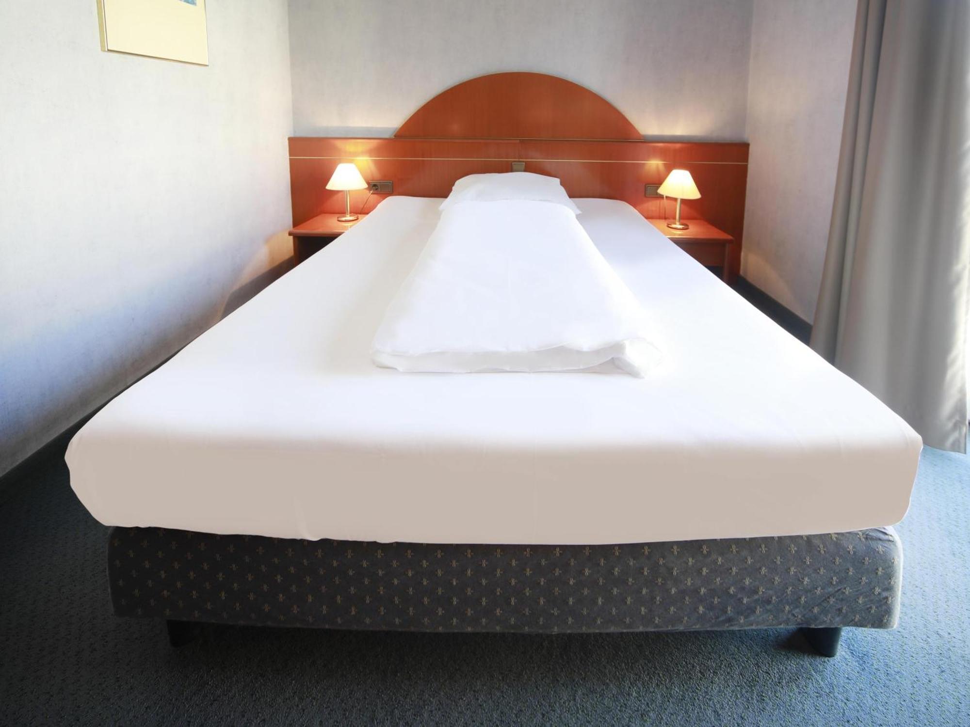 B&B Hotel Gotha-Hbf ภายนอก รูปภาพ