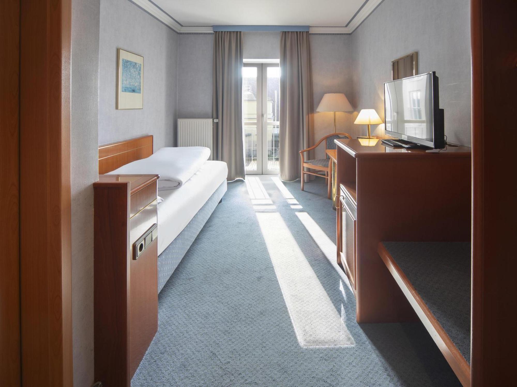 B&B Hotel Gotha-Hbf ภายนอก รูปภาพ