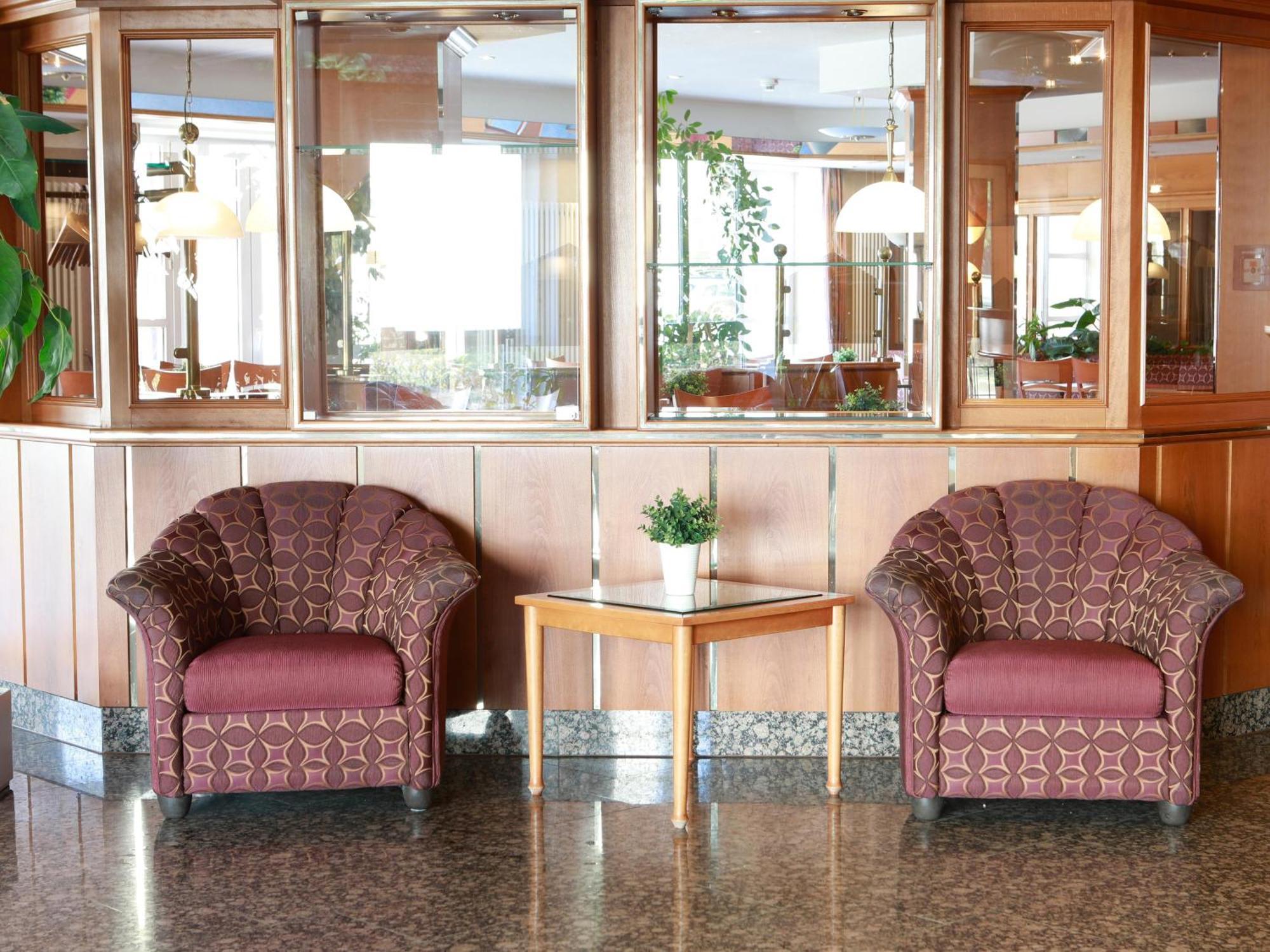 B&B Hotel Gotha-Hbf ภายนอก รูปภาพ